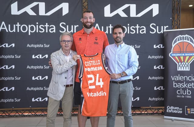 Matt Costello, presentado