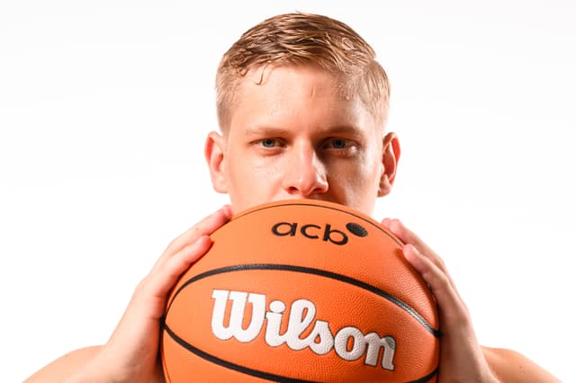 Presentación Van der Vuurst