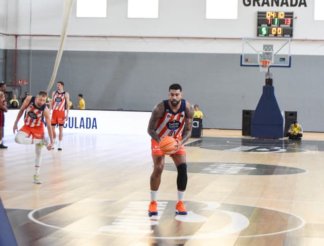 Flamengo 90-Leyma Coruña 89