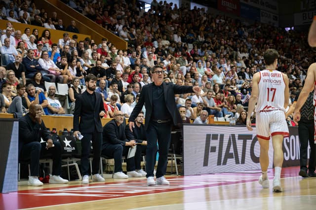 Fotis Katsikaris, destituido