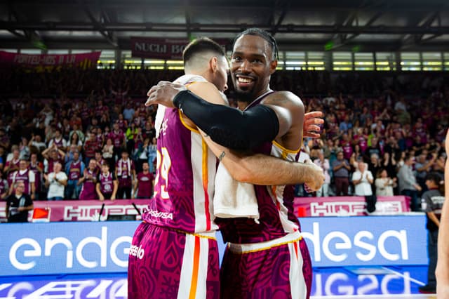 Hiopos Lleida 83 - BAXI Manresa 81