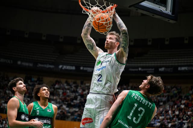 Balcerowski, centenario en acb