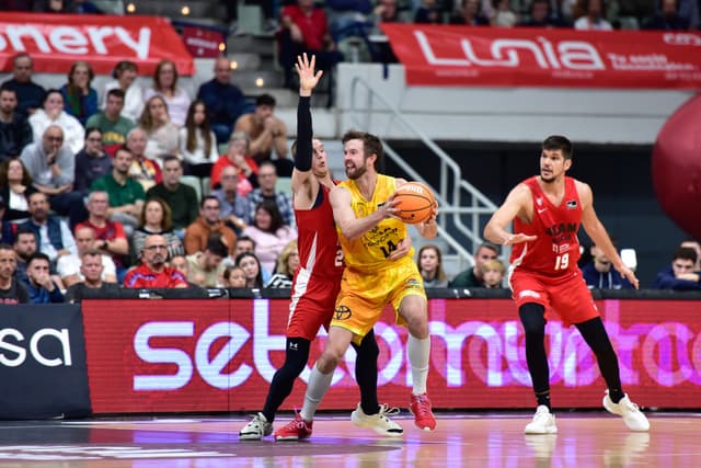 UCAM Murcia 63 - Dreamland GC 83