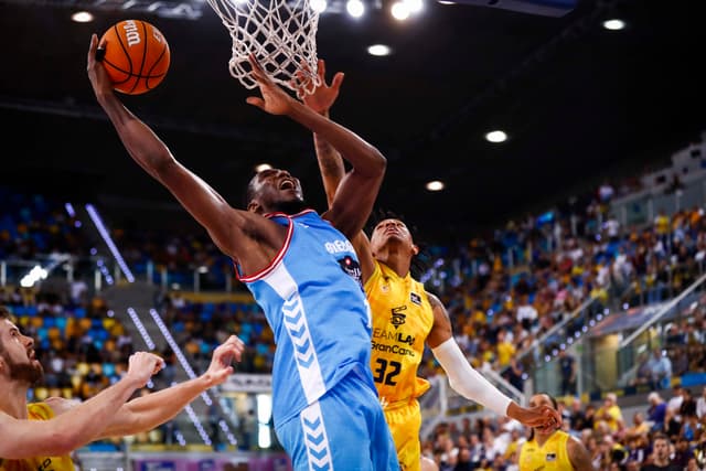 Dreamland GC-R.Breogán (73-82)