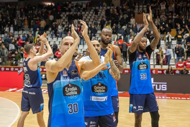 B. Girona-Leyma Coruña (81-98)