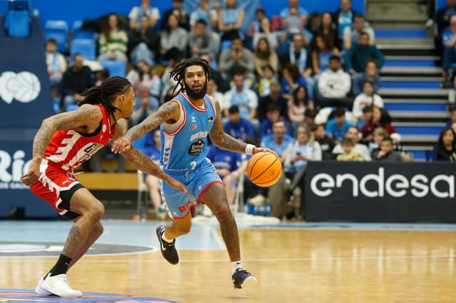 Dae Grant, presentado