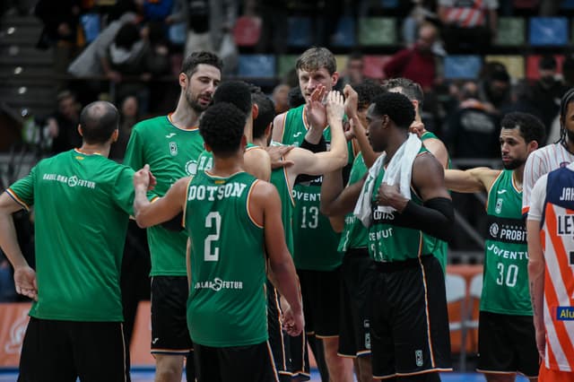 Leyma Coruña 85 - Joventut 94