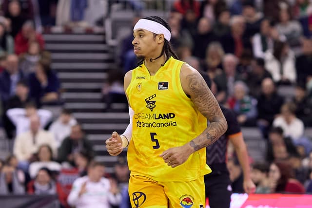 Crónica: Coviran-Dreamland (82-97)