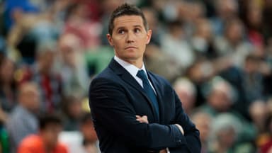 Jaka Lakovic observa el juego