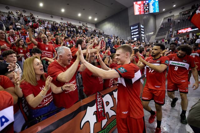 Coviran Granada: 100 partidos acb