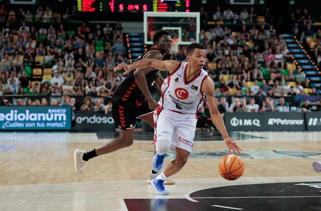 Trae Bell-Haynes, Jugador de la J32