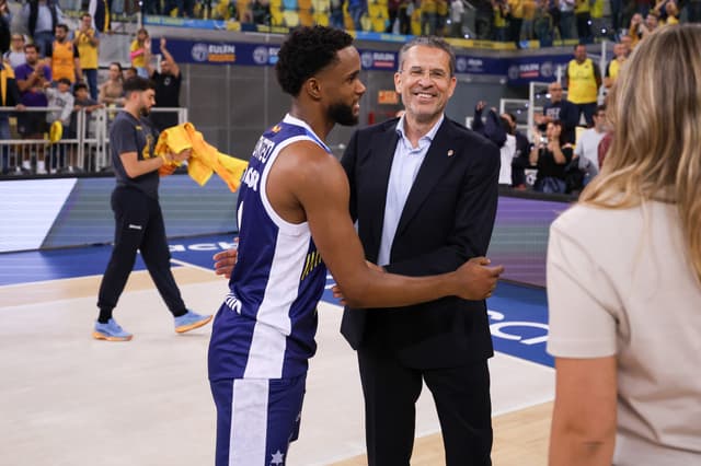 Dreamland GC-Valencia BC (94-102)