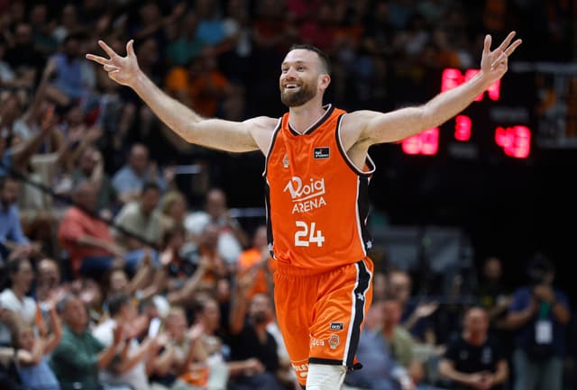 Costello, centrado en el tercer par