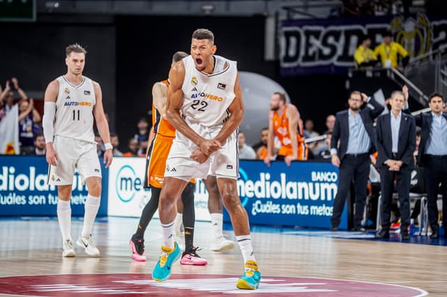 Real Madrid 102- Valencia Basket 96