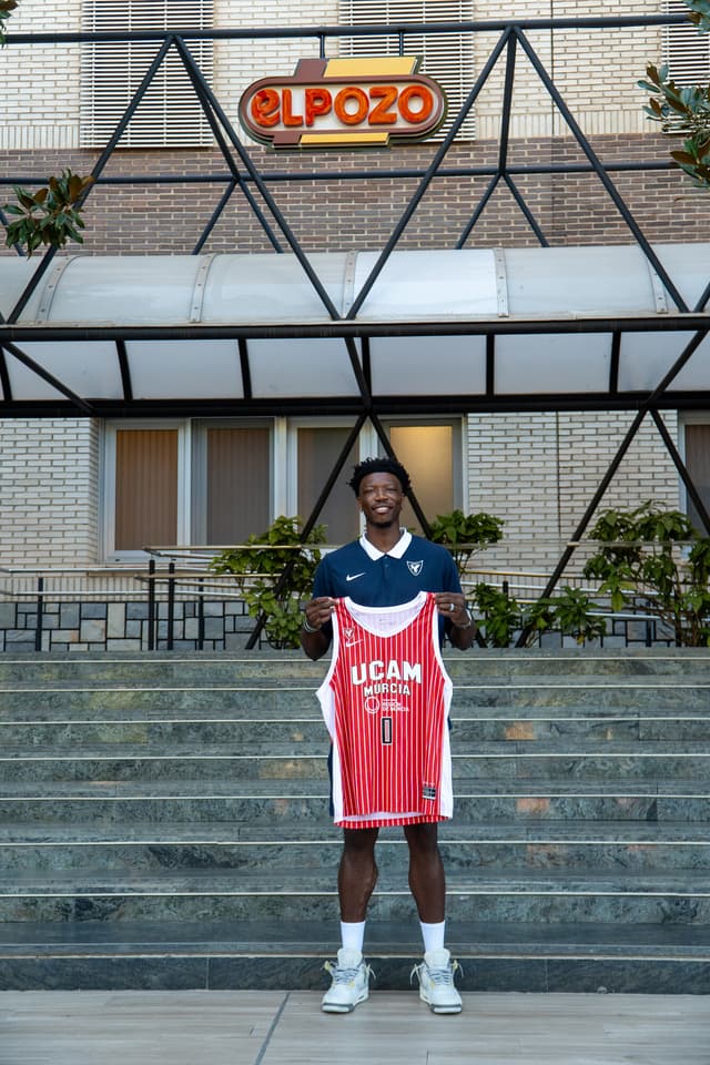 Devontae Cacok, presentado