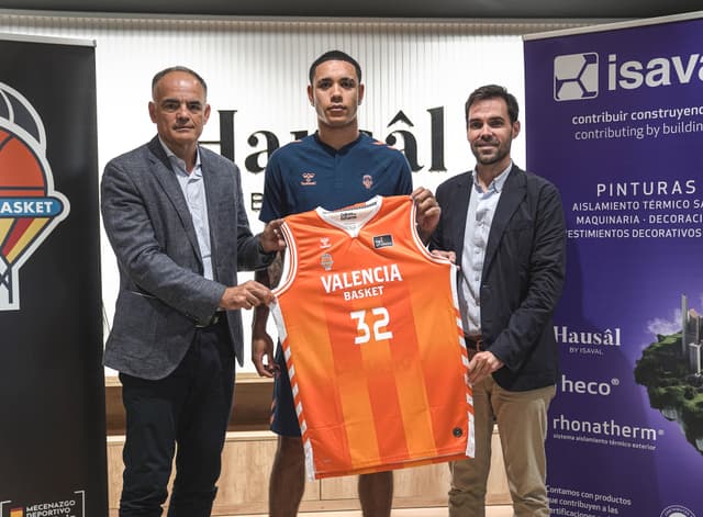 Nogués, presentado en Valencia