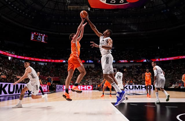 701 tapones de Edy Tavares