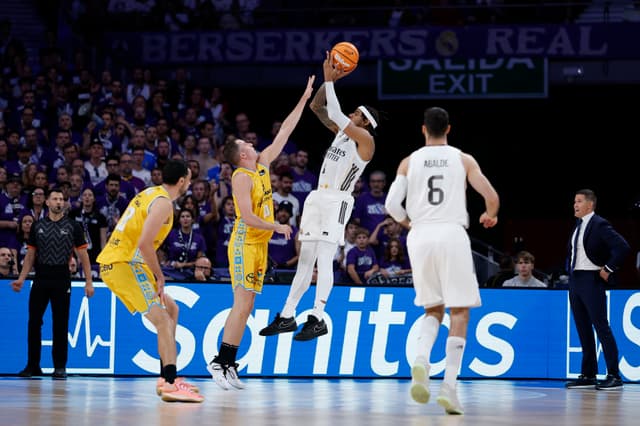 Okeke sufre esguince en el tobillo 