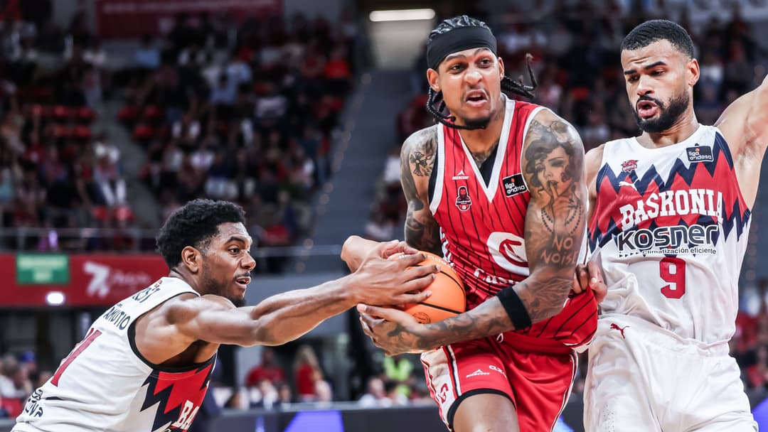 Devin Robinson y Luwawu-Cabarrot, jugadores de Kosner Baskonia y Casademont Zaragoza