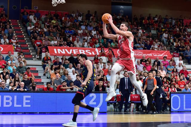 Falk, “murciano-sueco” hasta 2028