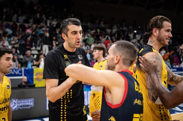 Shermadini: Otra exhibición