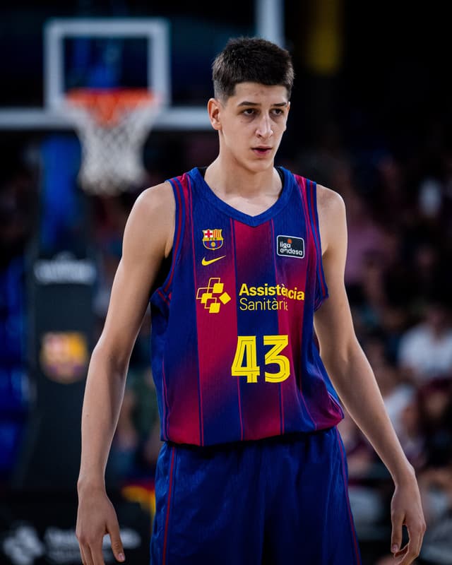 Kusturica, debutante culé más joven