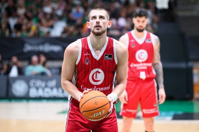 Erik Stevenson deja Zaragoza