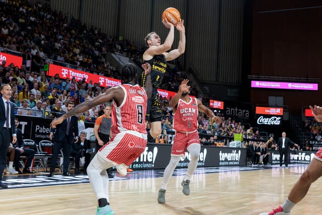 700 partidos de Marcelinho Huertas 