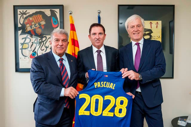 Xavi Pascual firma hasta el 2028