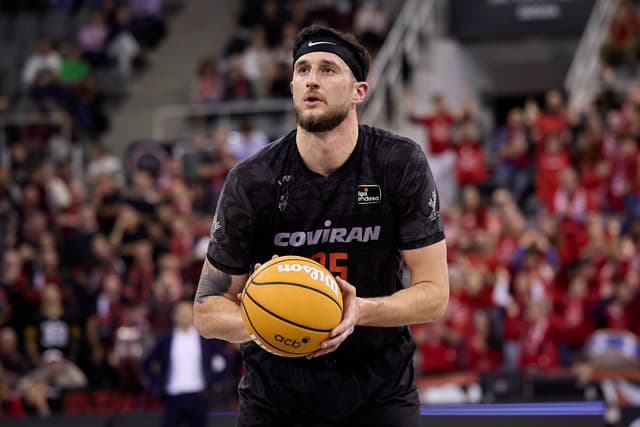 Zach Hankins abandona el Coviran