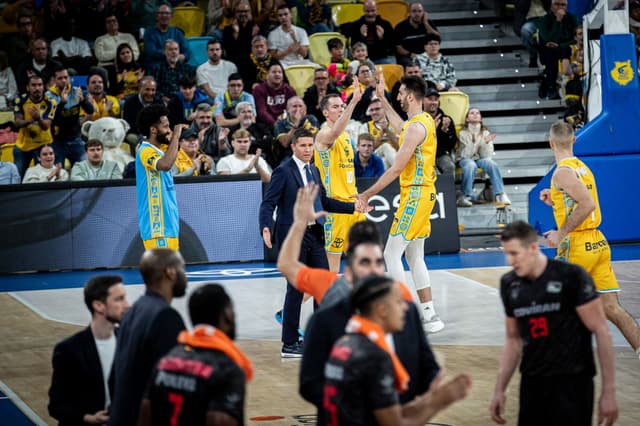 Dreamland GC 00- Coviran Granada 85