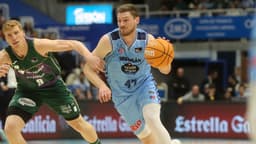 Arturs Kurucs, defendido por Alberto Díaz