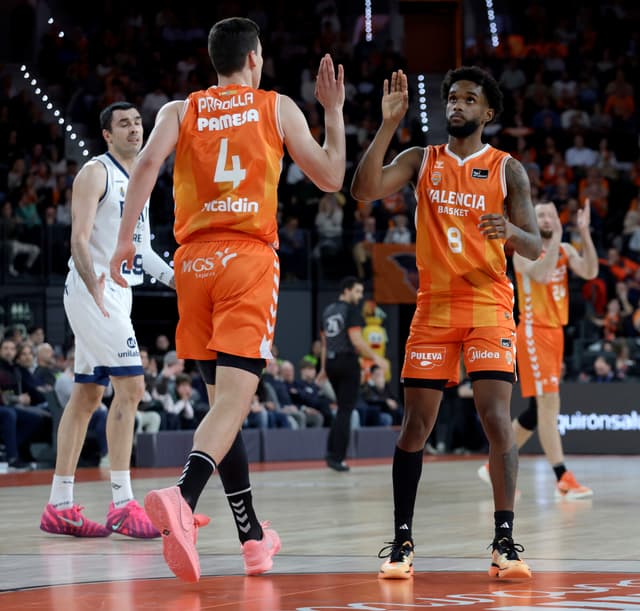 Valencia B. 103 - BAXI Manresa 76