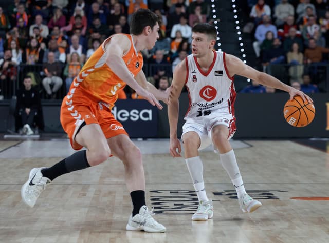 Designación arbitral para el Casademont Zaragoza-Valencia Basket (J31)