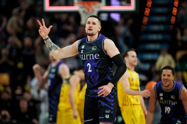 Surne Bilbao 95 - La Laguna Tfe 78