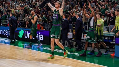 Unicaja celebra la victoria 900