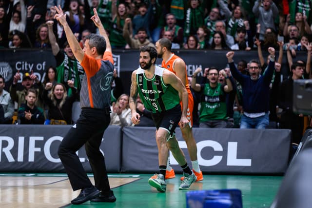 Ricky, 500 asistencias con la Penya