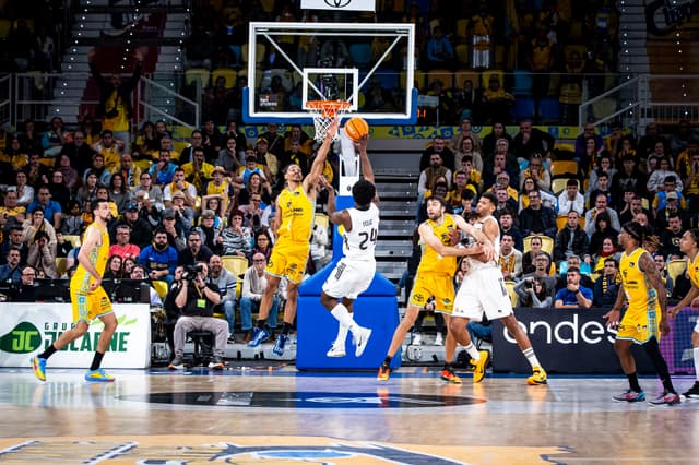 Dreamland G.C 80 Real Madrid 82