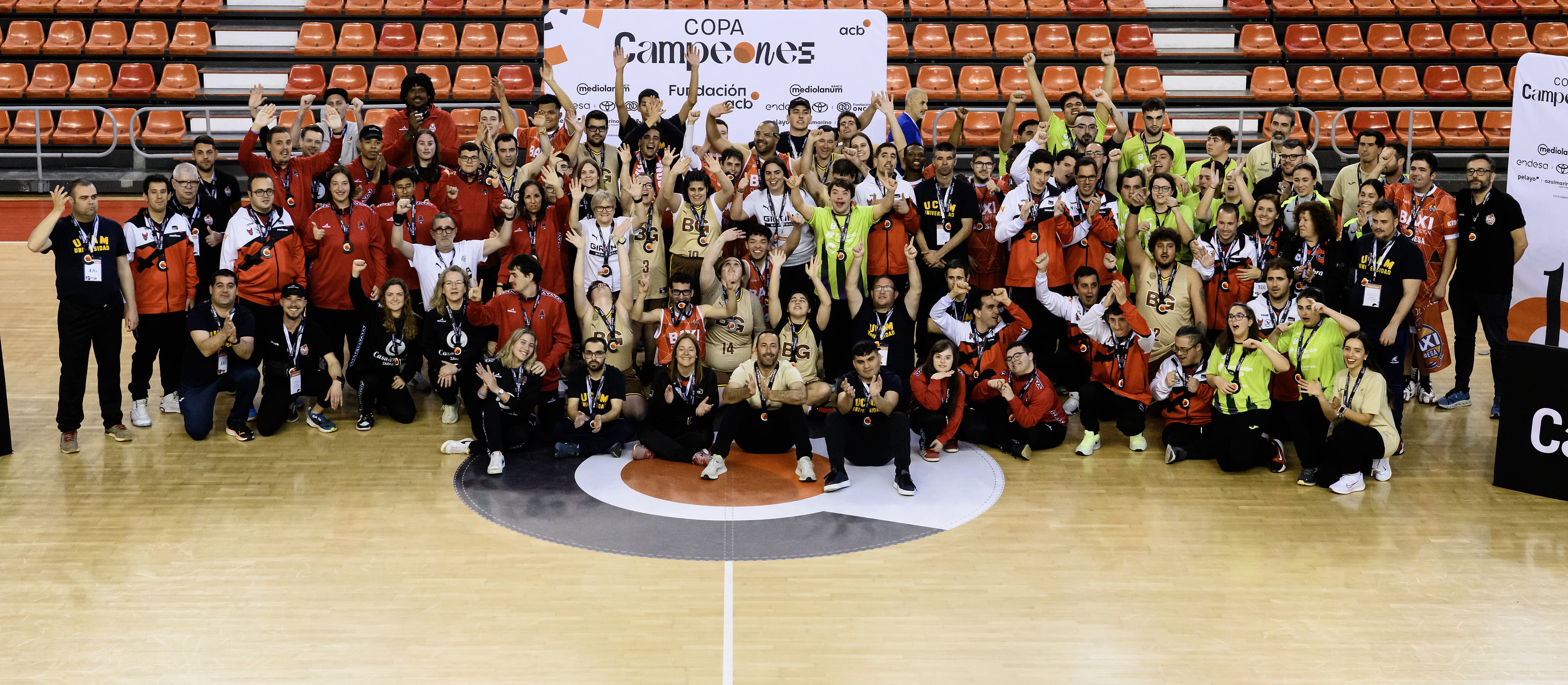 Foto de grupo de la Copa Campeones