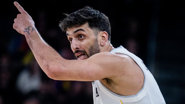 El Real Madrid abusa de un diezmado Baskonia en un duelo solidario (121-80)