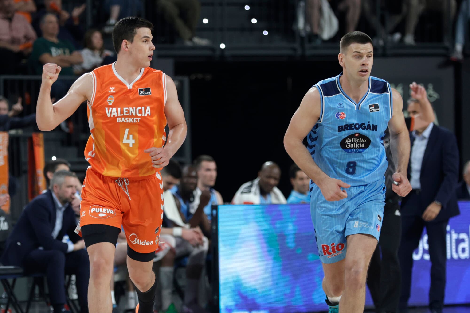 Jaime Pradilla celebra una canasta