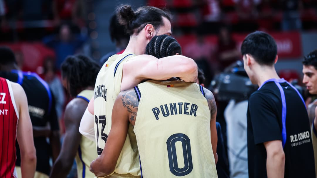 Shengelia abraza a Punter