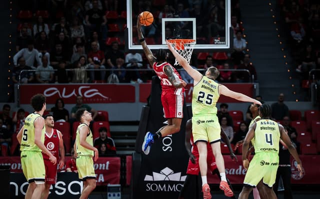 Robinson guía a un Casademont Zaragoza que coge aire ante el Hiopos Lleida (107-91)