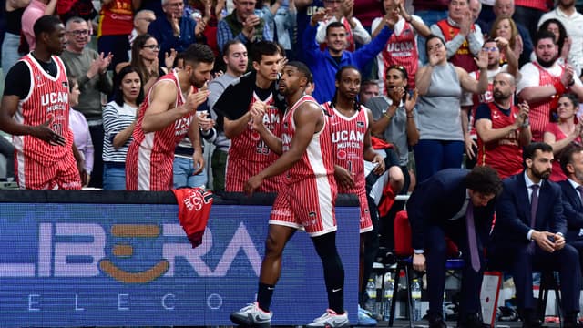 DeJulius: ¡¡31 puntos y 11 asistencias!!