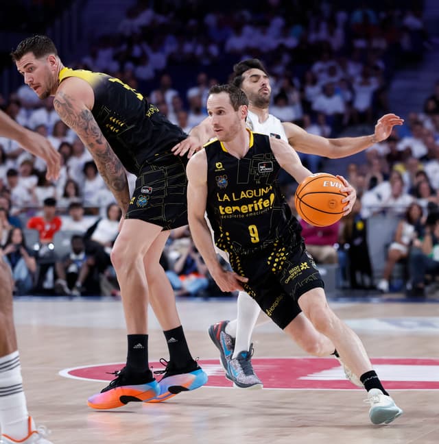 Huertas, 100 partidos desde su 40º aniversario