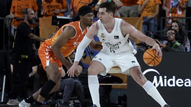 Hezonja postea ante Kam Taylor.