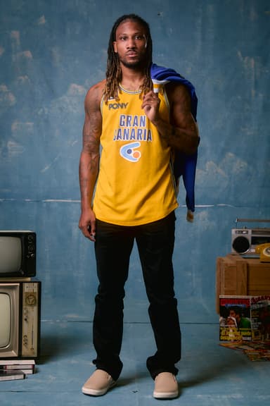 Andrew Albicy posa para el calendario