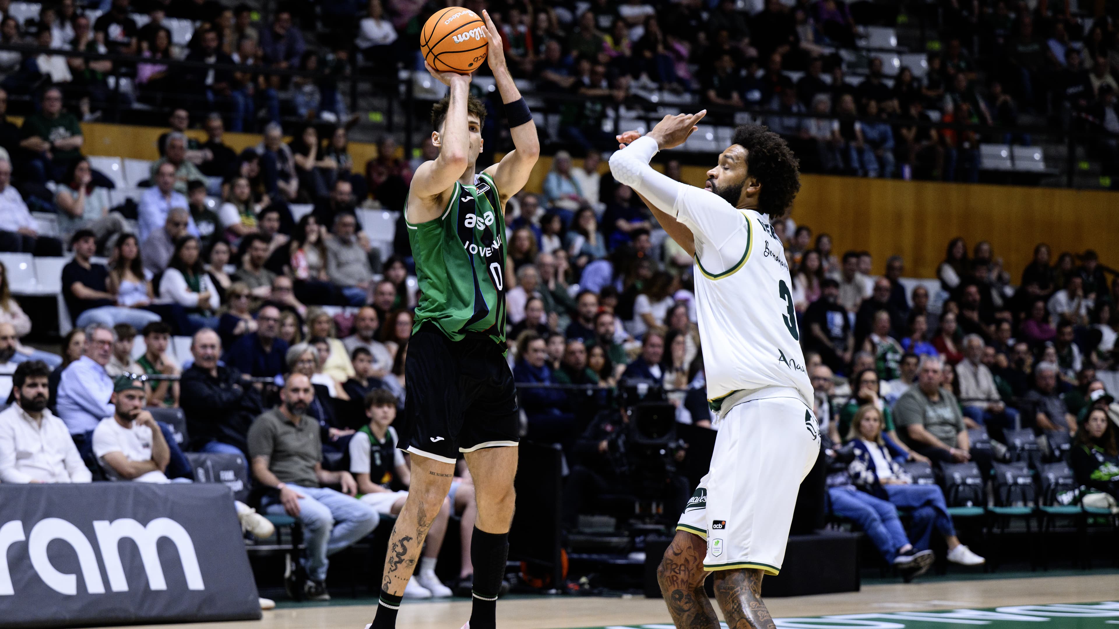 El Asisa Joventut-Unicaja, suspendido