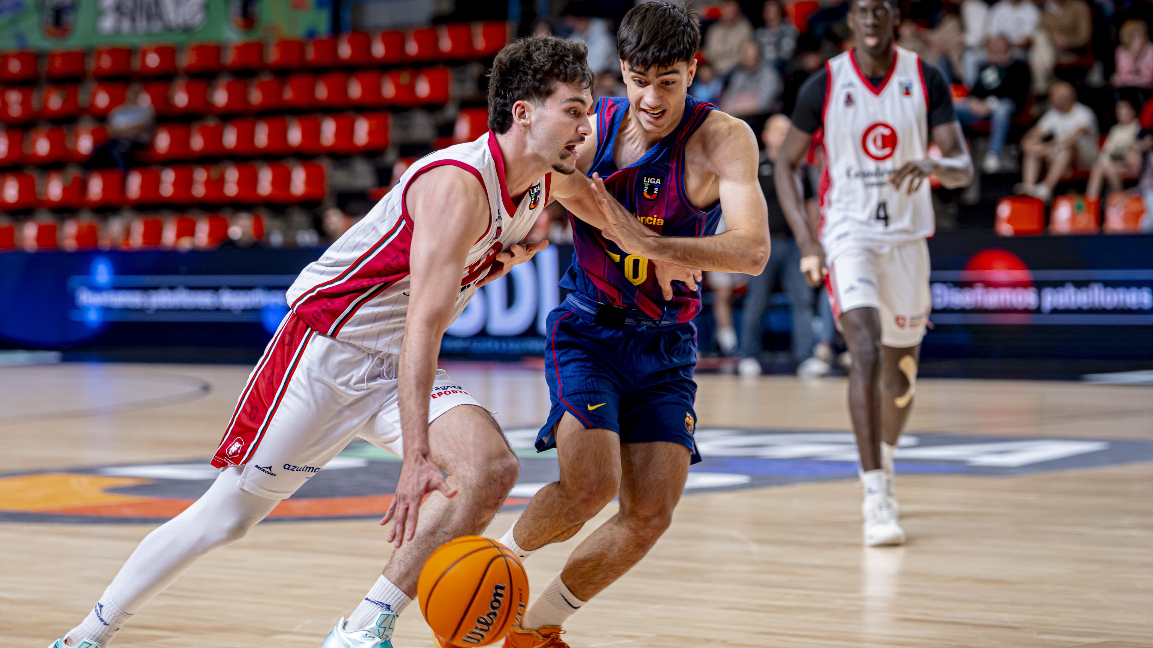 Lance del juego del Barça-Casademont Zaragoza de Liga U