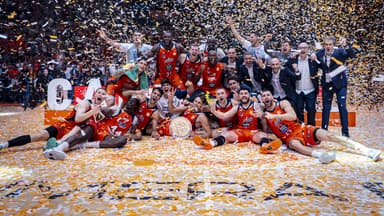 Leyma Coruña celebra tras vencer en la Final Four de Primera FEB